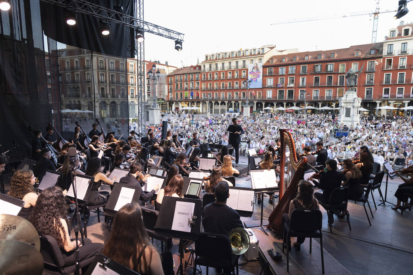 Las imágenes del concierto de la joven OSCyL en la Plaza Mayor