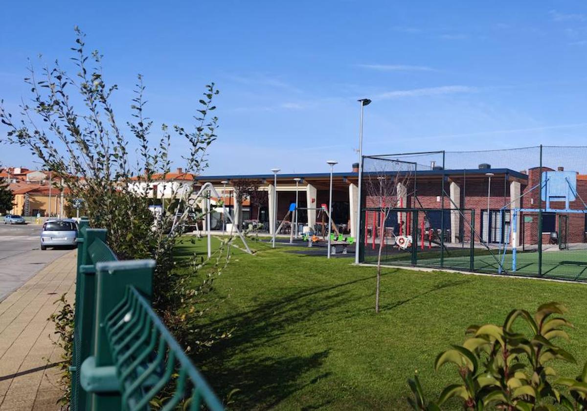 Instalaciones municipales en las que se encuentra la cafetería.