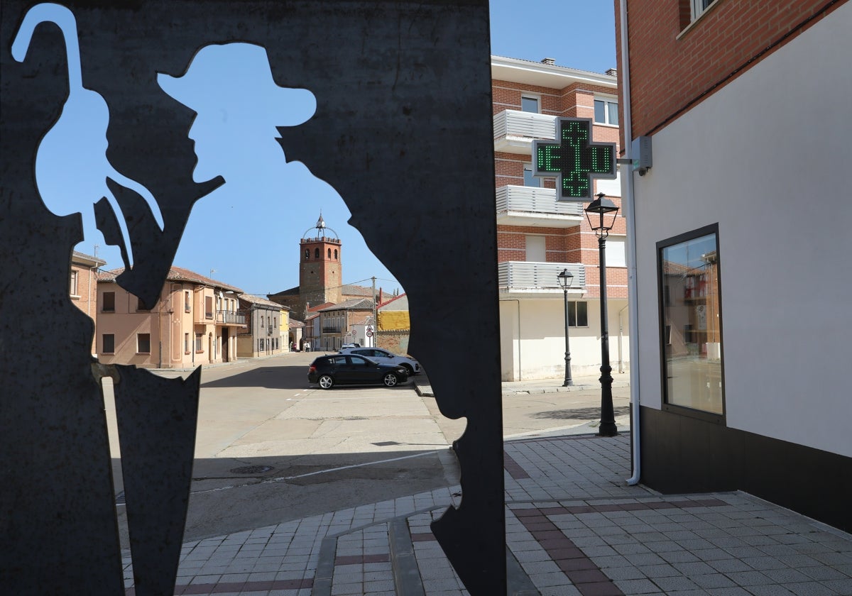 La Ruta Jacobea, gran atractivo de visitantes, está omnipresente en la villa.