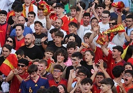 Segovia vibra con la selección en la Plaza del Azoguejo