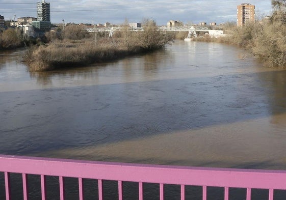 El río, desde el puente de Arturo Eyries, en una imagen de archivo.