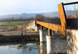 Puente del antiguo Ferrocarril Secundario, desde el que se ha localizado a jóvenes lanzándose al río.