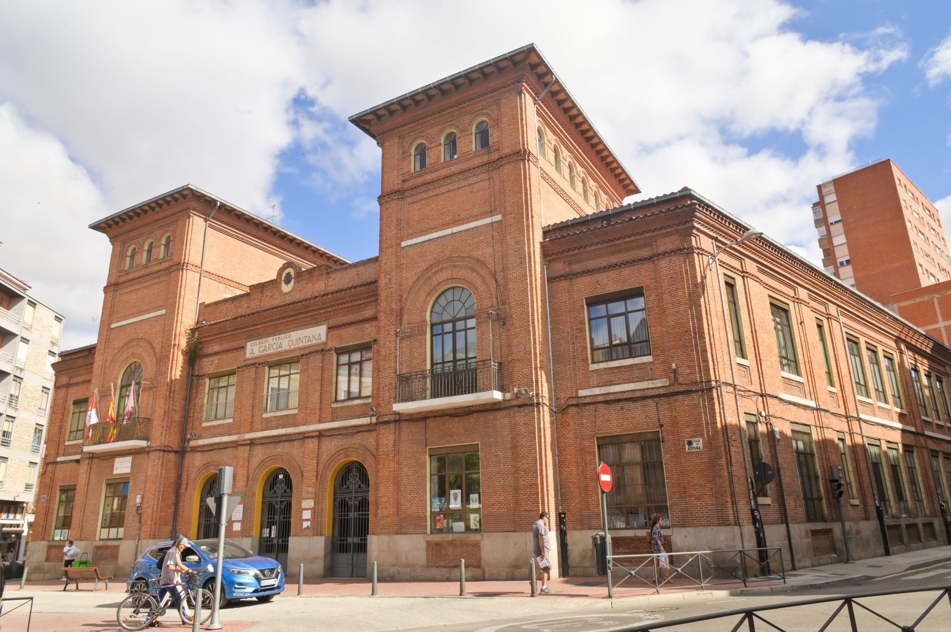 Plaza de España en imágenes, una centenaria ubicación comercial