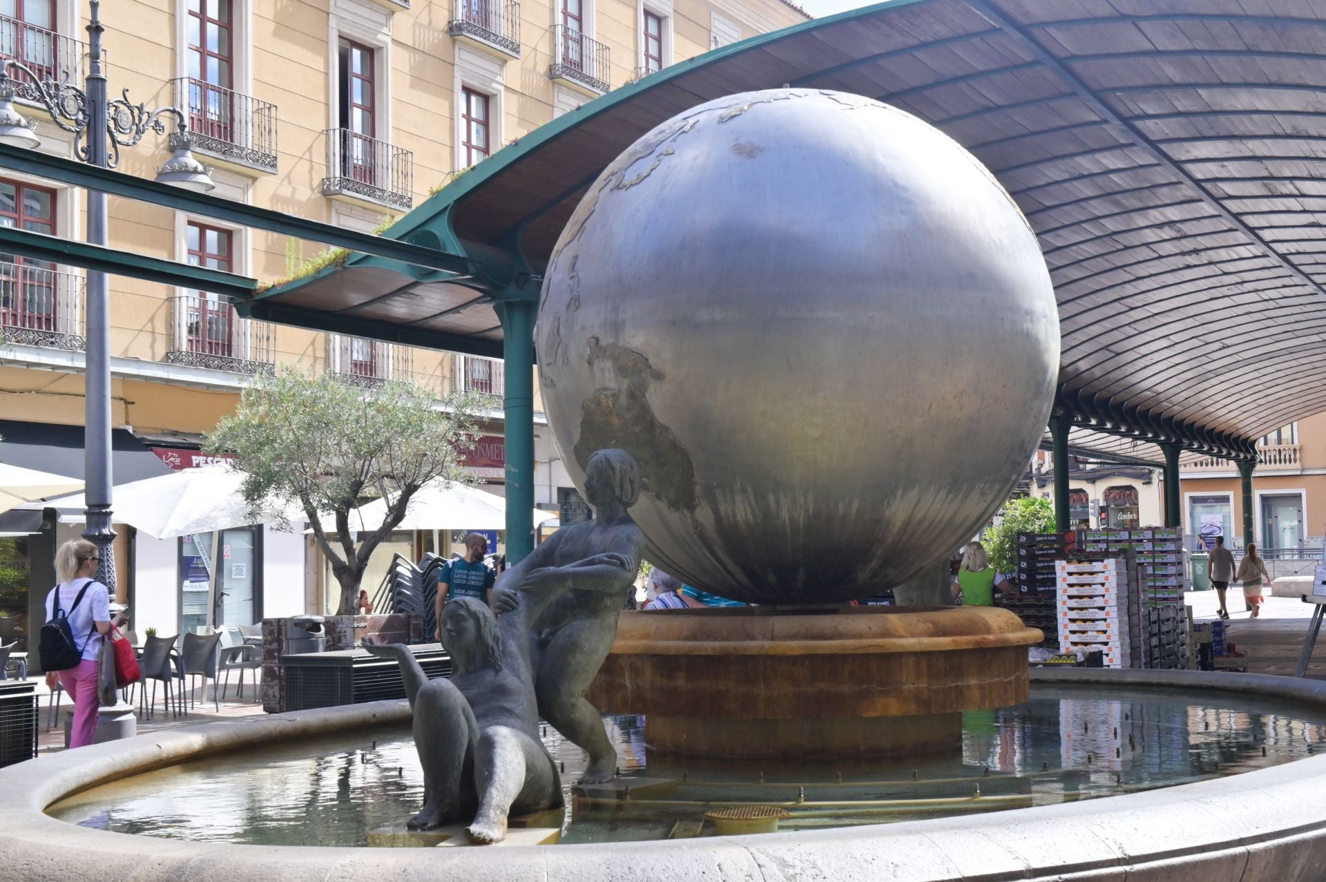 Plaza de España en imágenes, una centenaria ubicación comercial