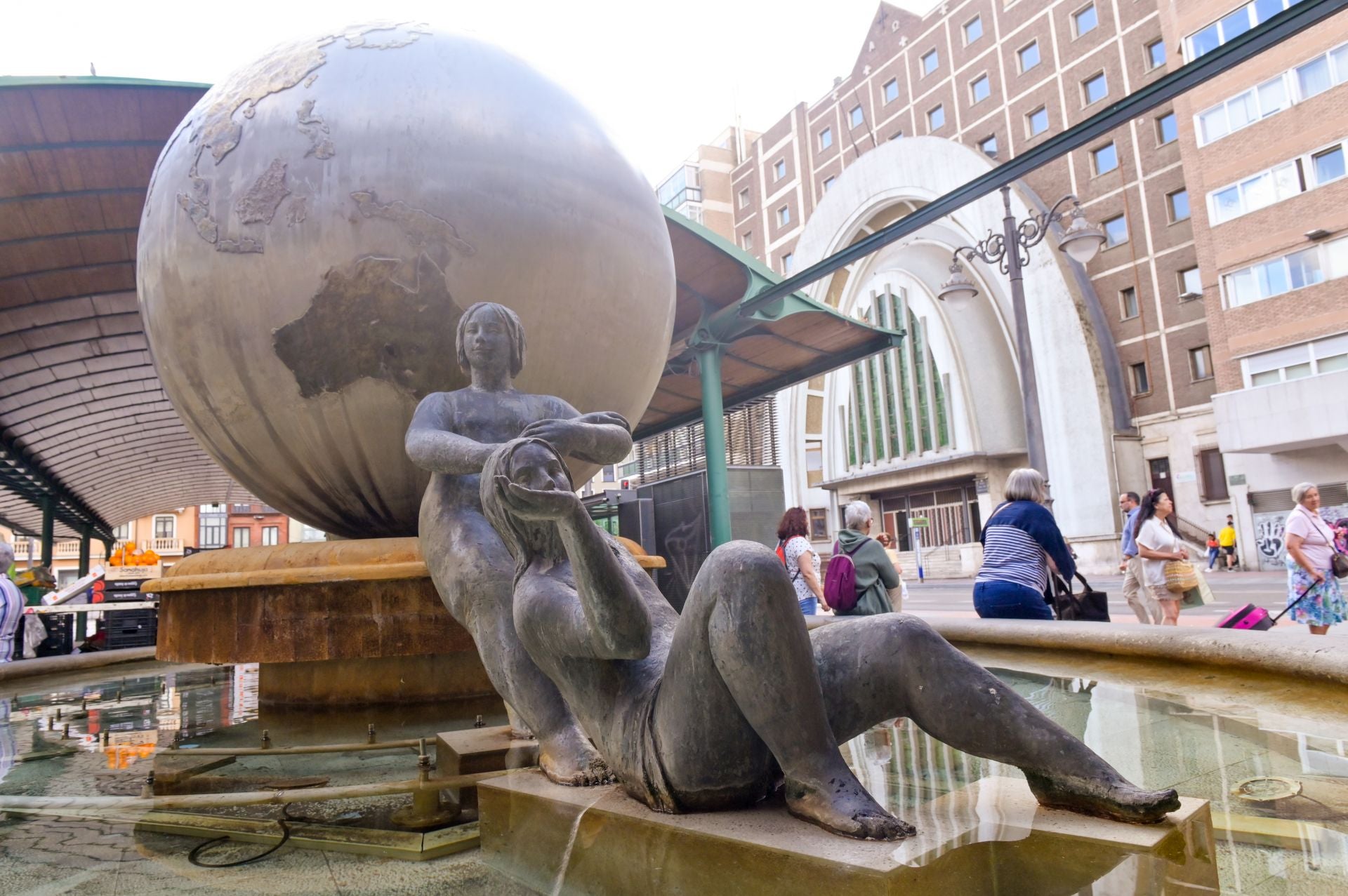 Plaza de España en imágenes, una centenaria ubicación comercial