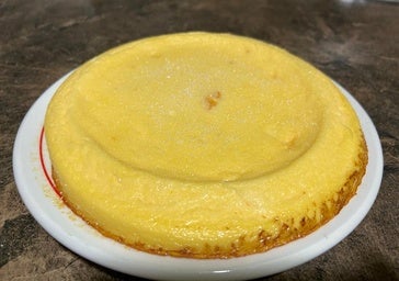 Pastel de melocotón en almíbar