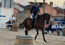 Jonatan Guerra junto a Dubái en la IV Copa Diputación de Doma Vaquera