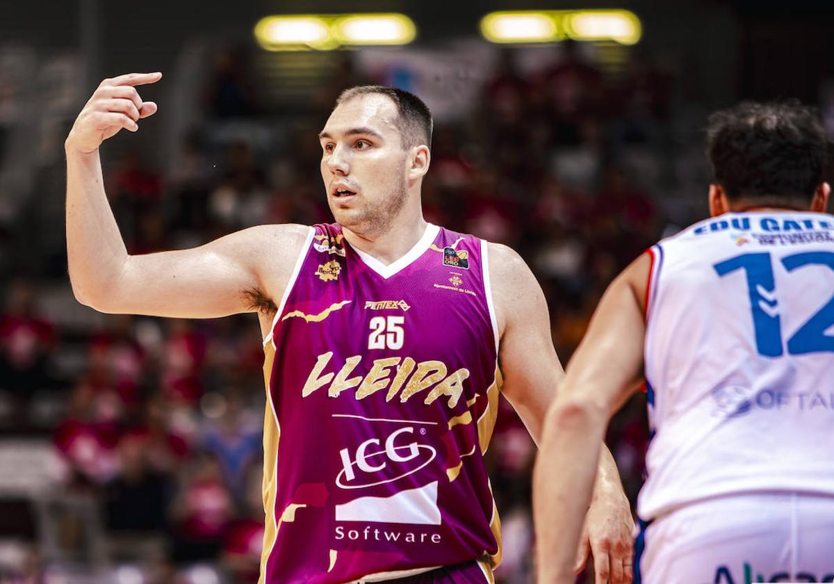 Cameron Krutwig, con la camiseta del Força Lleida.