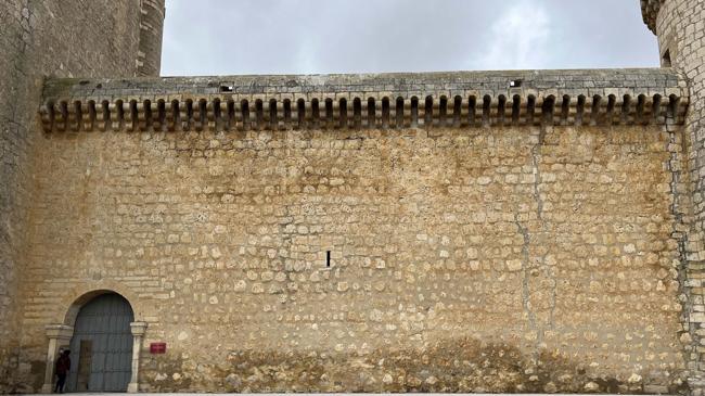 Imagen antes - Torrelobatón lanza un SOS para salvar el castillo por estado crítico