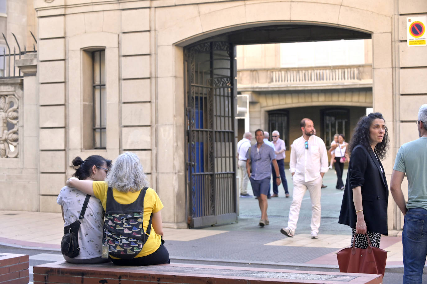 La capilla del Lourdes se llena para despedir a la niña vallisoletana que murió en Melilla