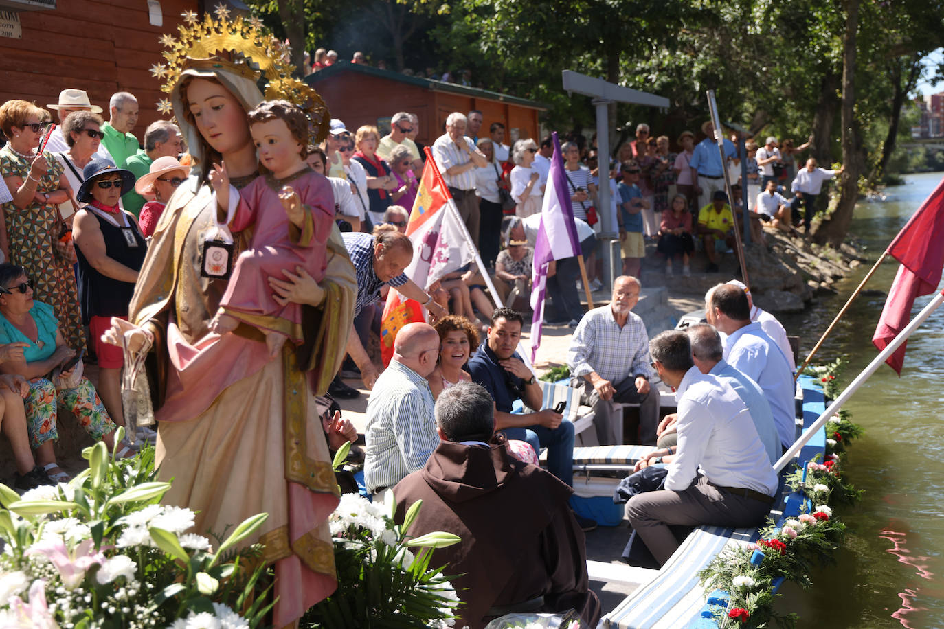 Misa y procesión en honor a la Virgen del Carmen en Valladolid