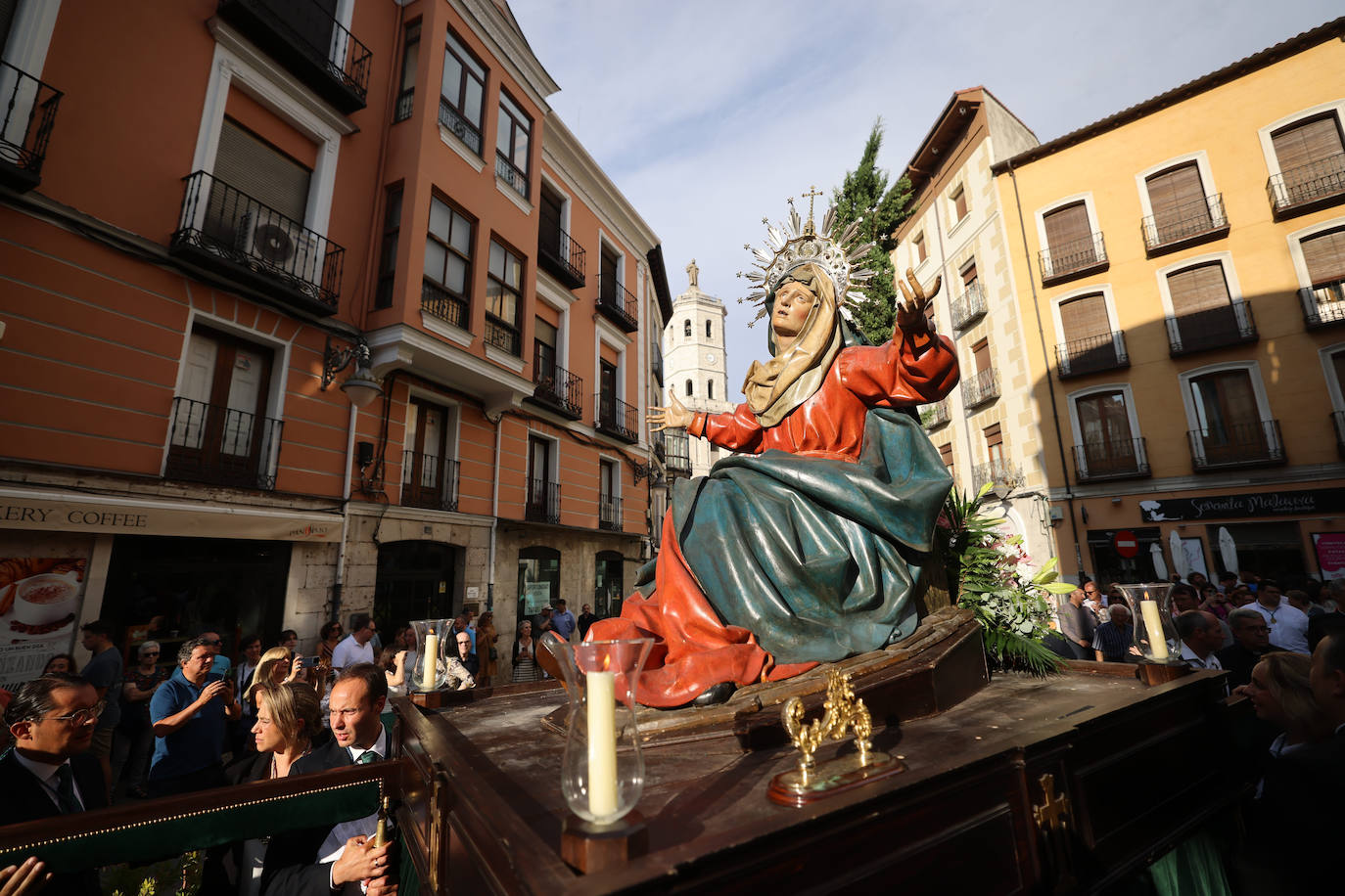 Las imágenes de la misa y procesión de la Virgen de la Vera Cruz