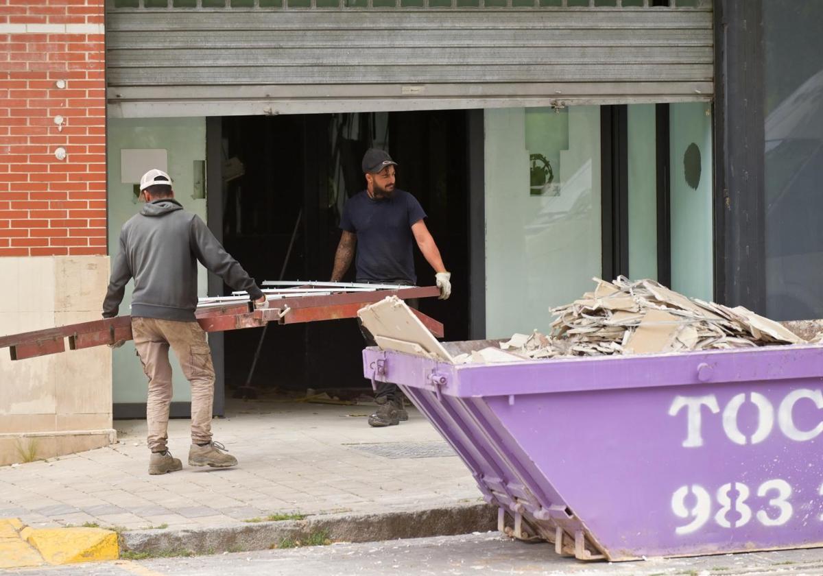 Obras del DIA en el antiguo local de Mercadona en la calle Ciudad de la Habana de Parquesol.