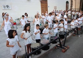 Una de las actividades celebradas en el paseo del Salón durante la Noche de Luna Llena.