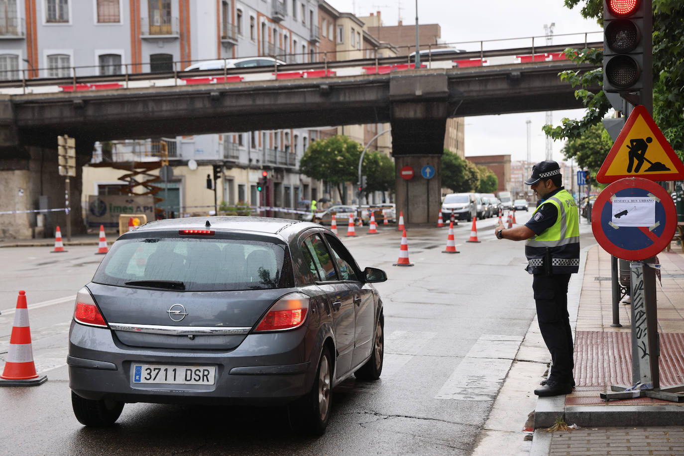 Corte de un carril en Arco de Ladrillo para continuar con las obras