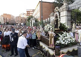 Cientos de vallisoletanos en Delicias para presenciar a la Virgen del Carmen