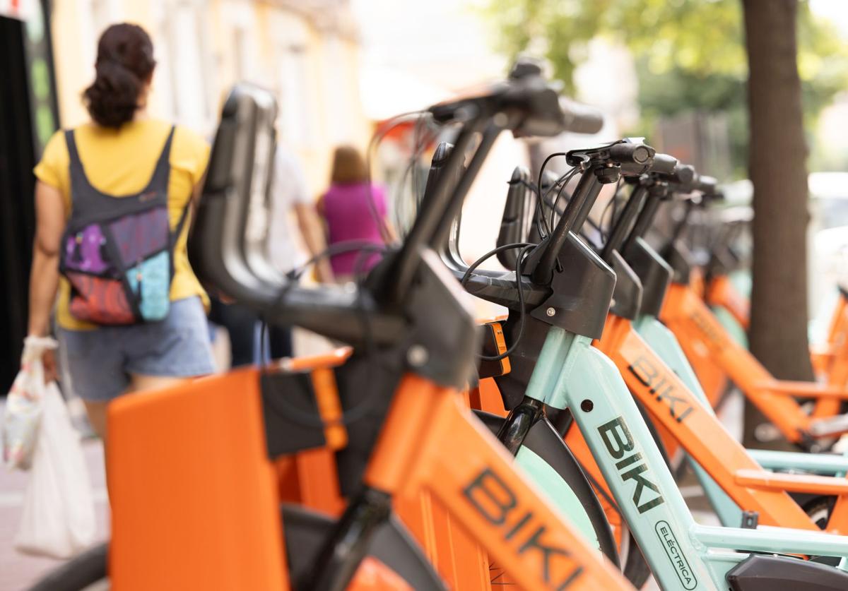 Bicicletas de Biki estacionadas.