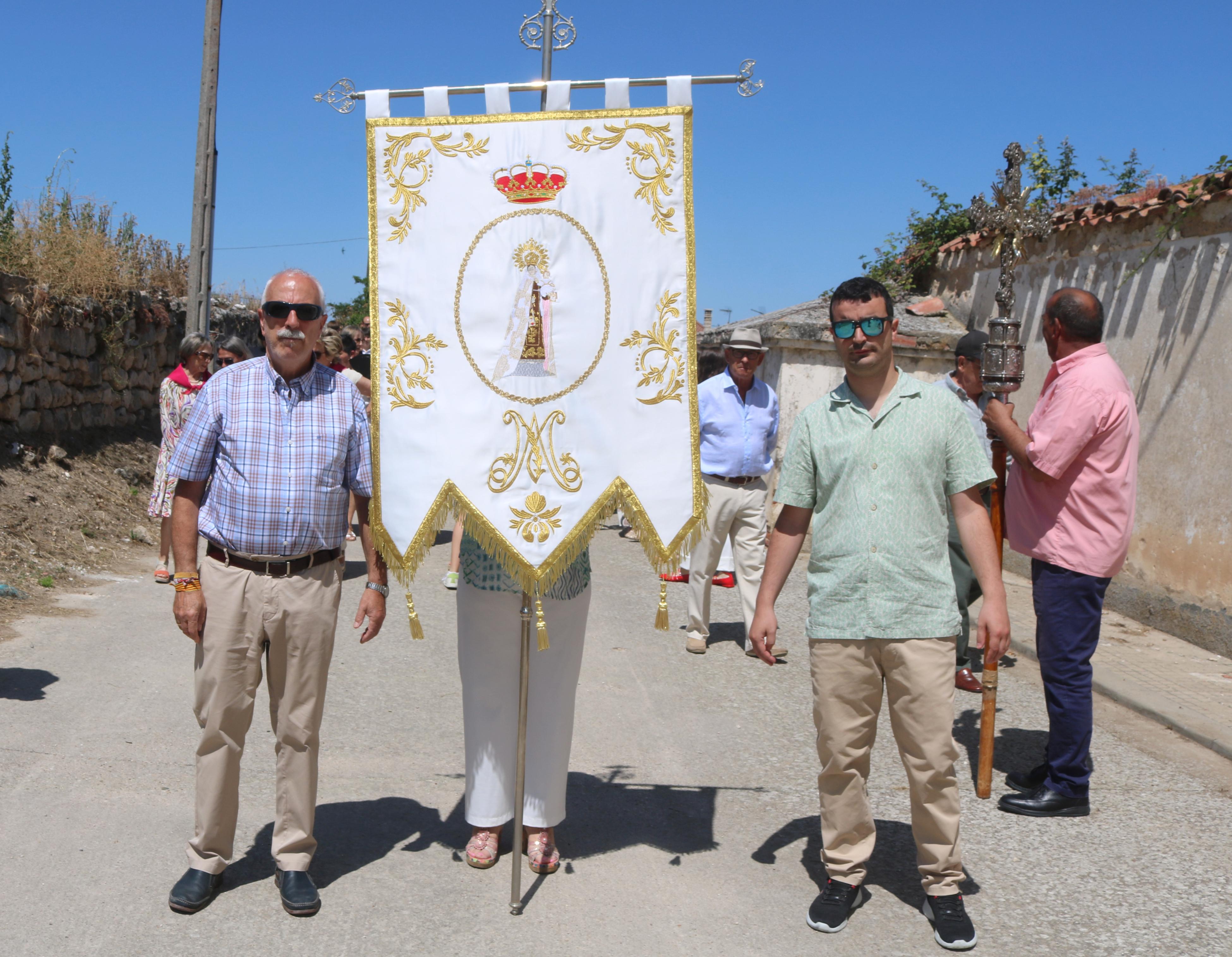 Cevico Navero se rinde a la Virgen del Carmen