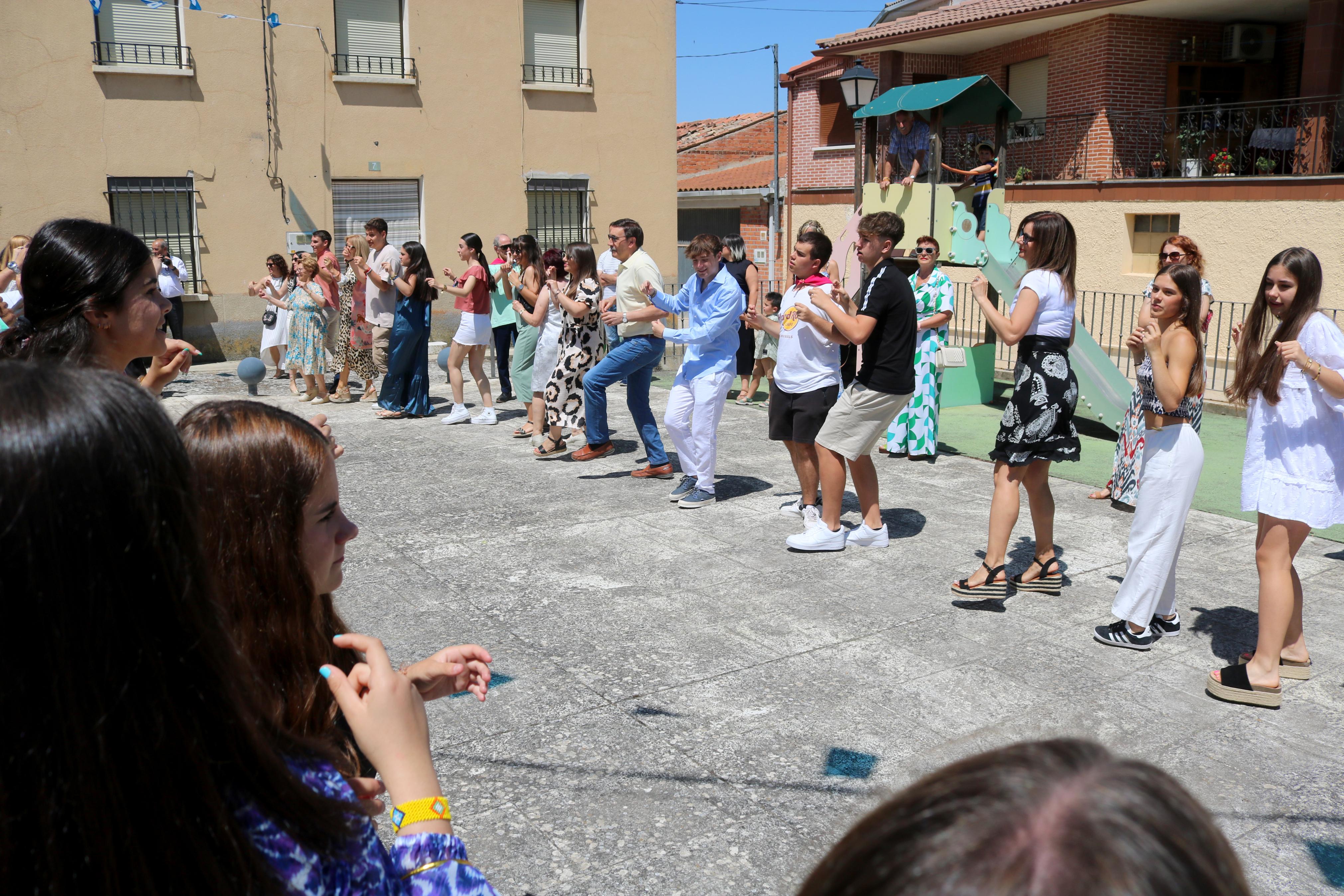 Cevico Navero se rinde a la Virgen del Carmen