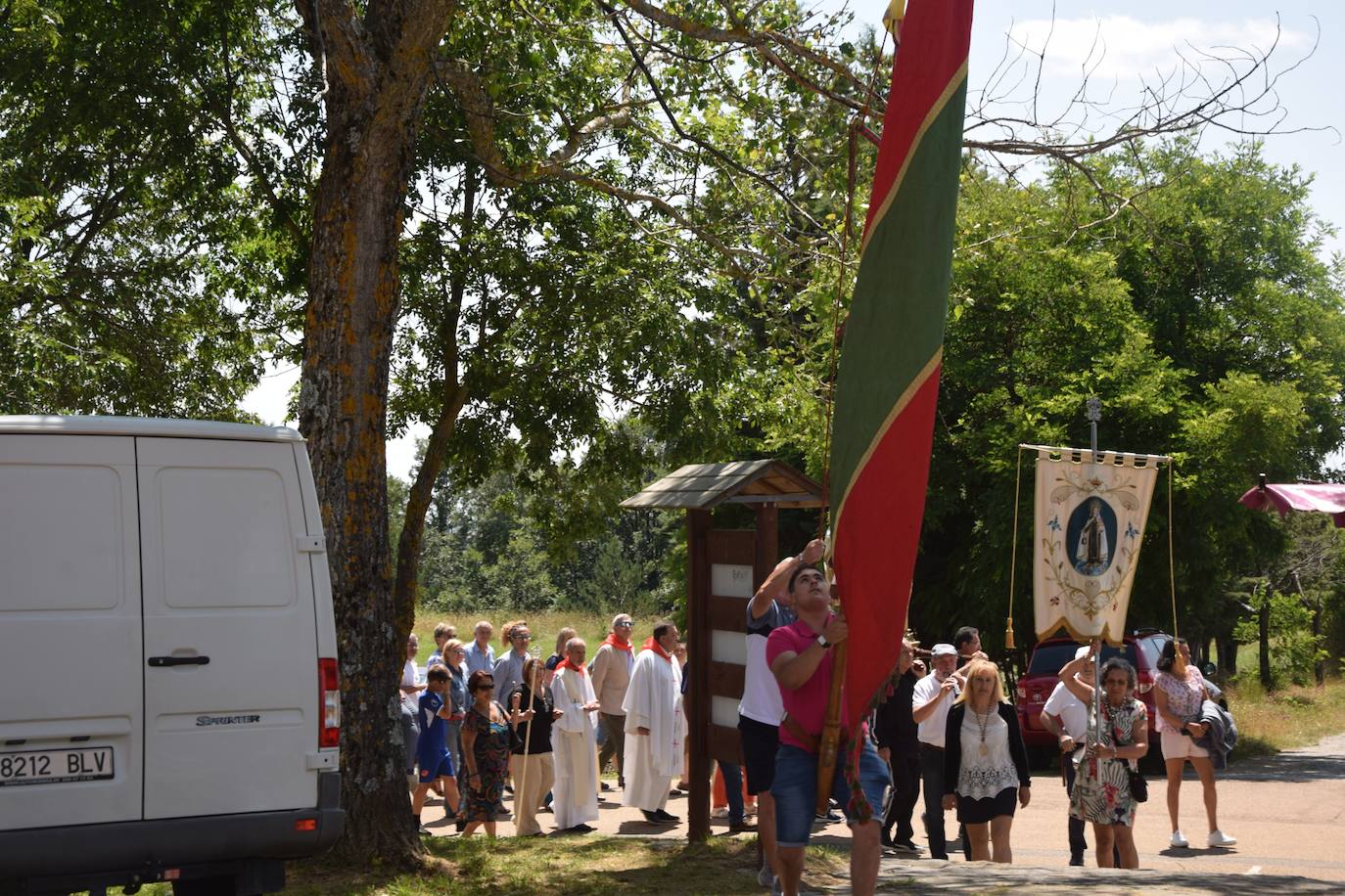 El buen tiempo acompaña a la Virgen del Carmen en Guardo