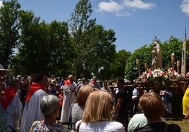 El buen tiempo acompaña a la Virgen del Carmen en Guardo