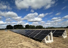 Placas solares instaladas en la villa romana de La Olmeda.