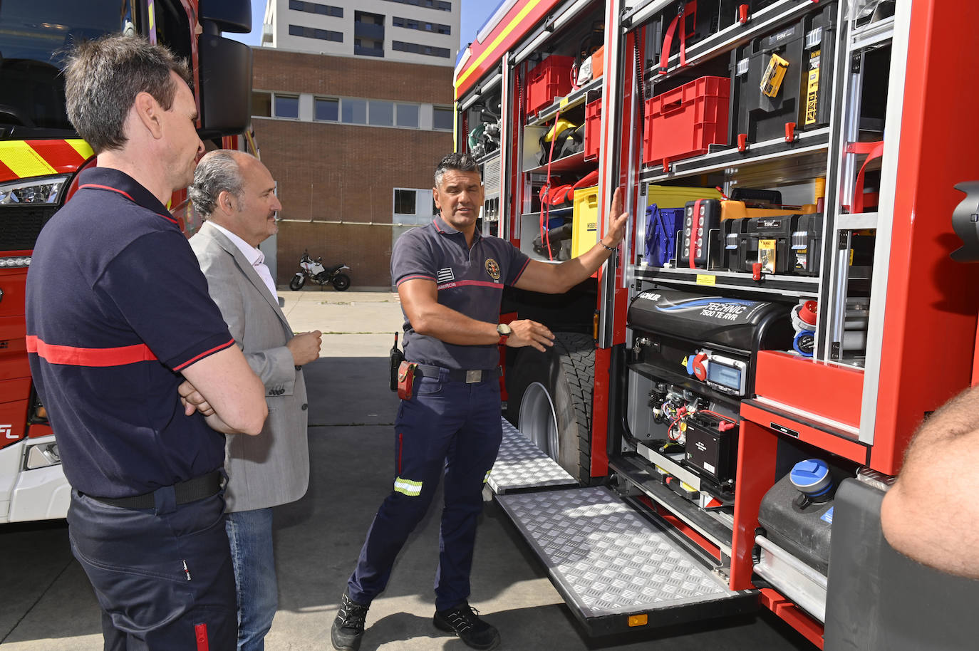 Dos camiones autobomba para la flota de vehículos de los Bomberos de Valladolid