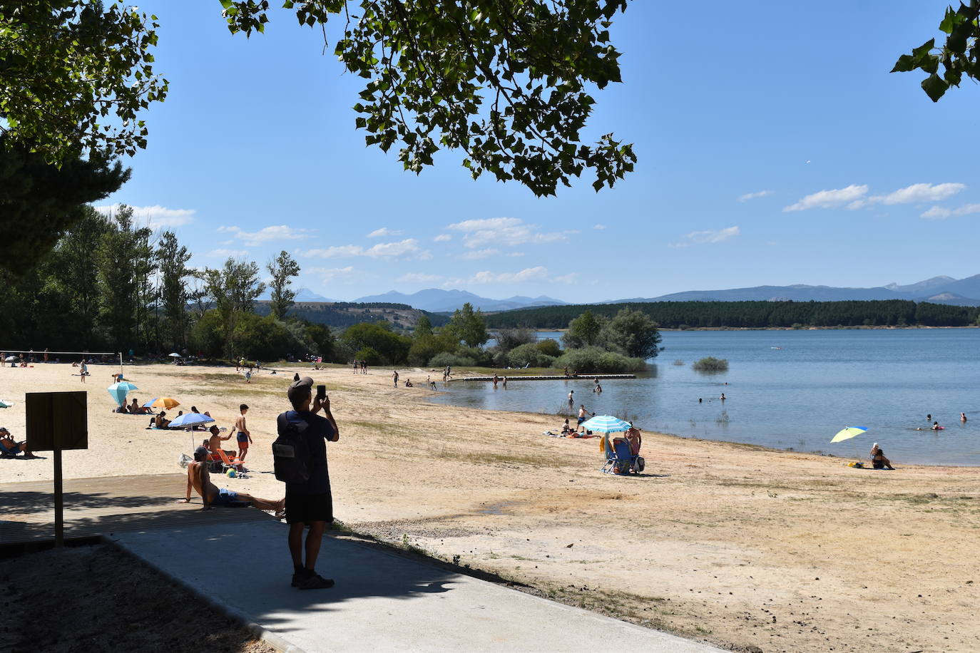 La playa de Aguilar de Campoo funciona a pleno rendimiento