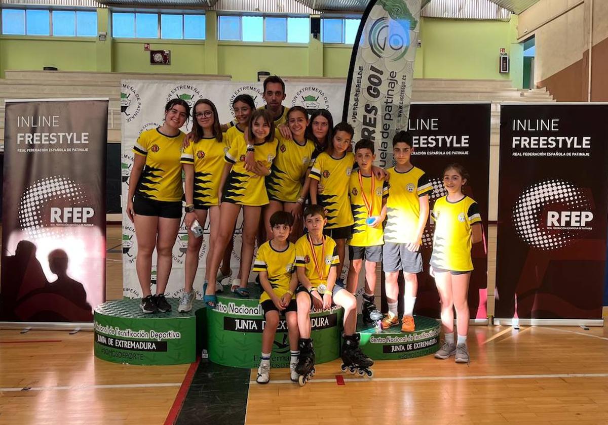 Foto del equipo en el campeonato en Cáceres.