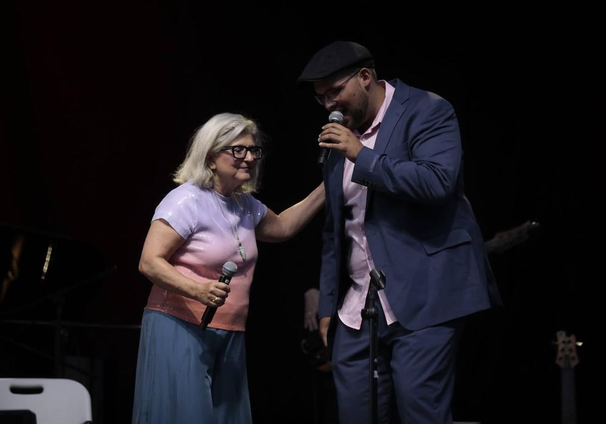 Janis Siegel canta con Dani Assis en el cierre de la XXII edición del Universijazz.