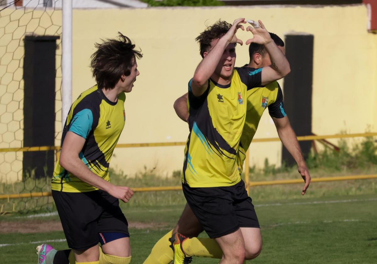 Los jugadores del Mojados celebran un gol la pasada temporada.