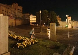 Farolas apagadas en la noche de este viernes en el cruce entre Vía Roma y Santo Domingo, en Segovia.