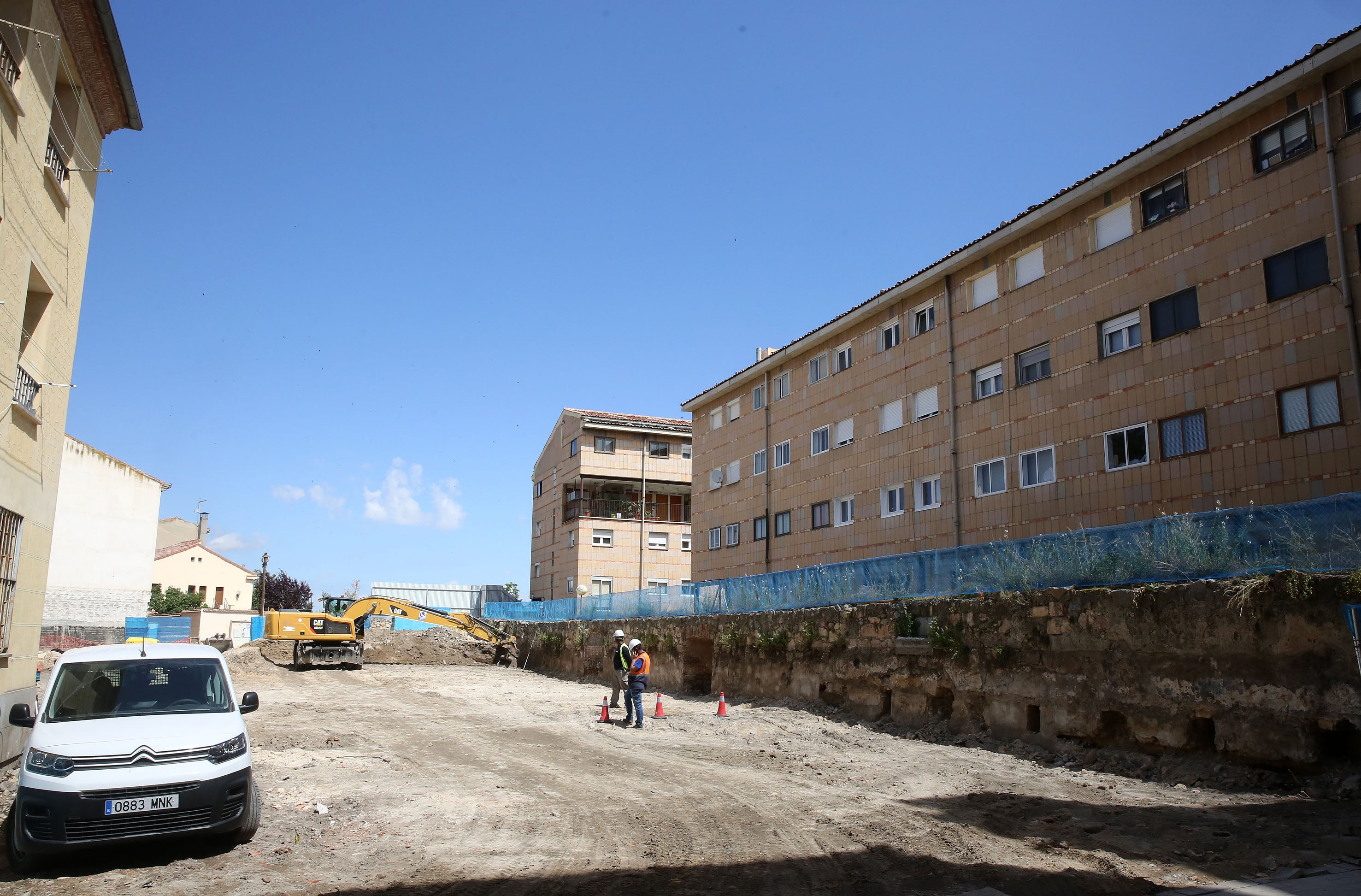 Obras para una residencia universitaria junto al Taray, en la parte trasera del Policlínico.