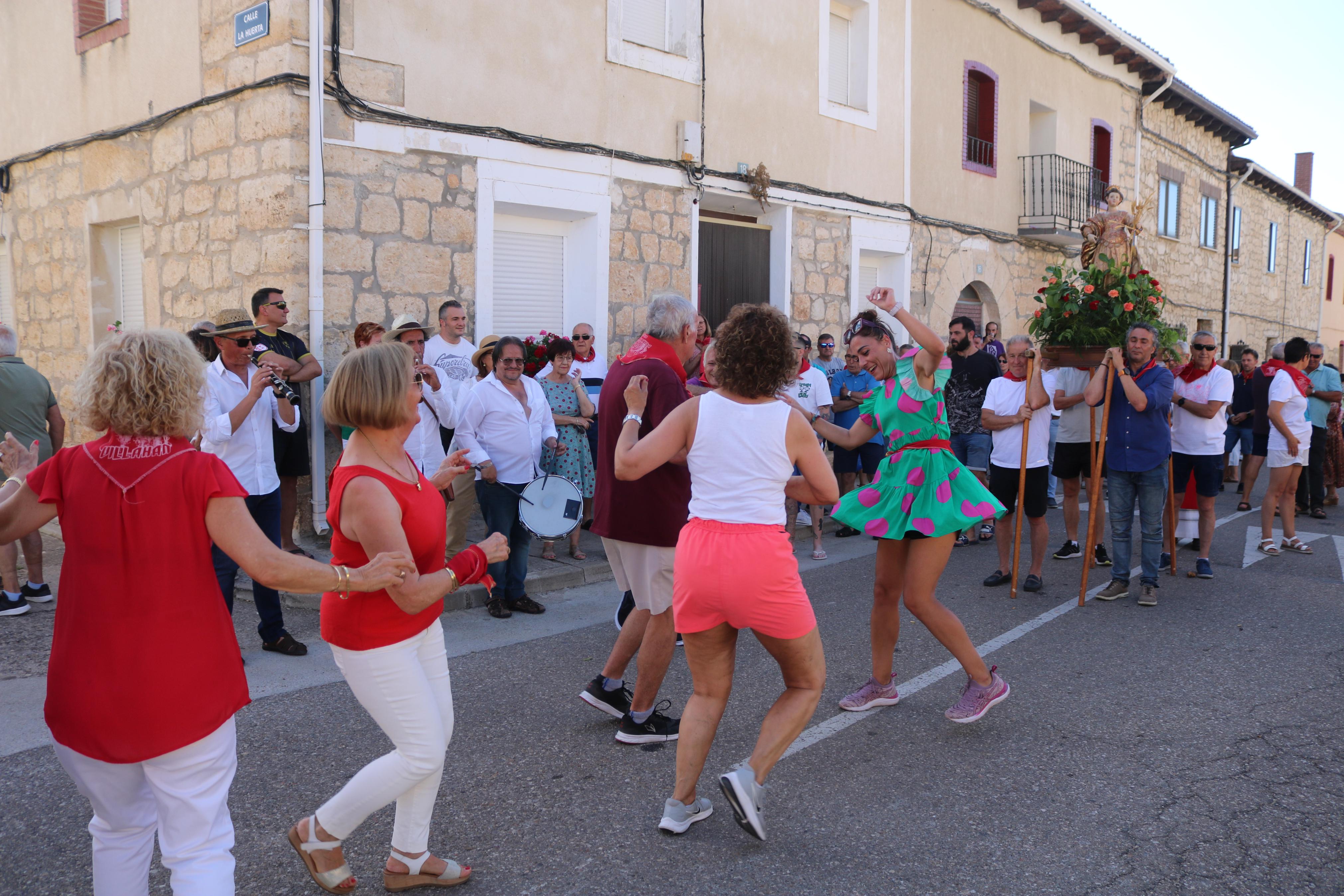 Villahán danza a Santa Marina