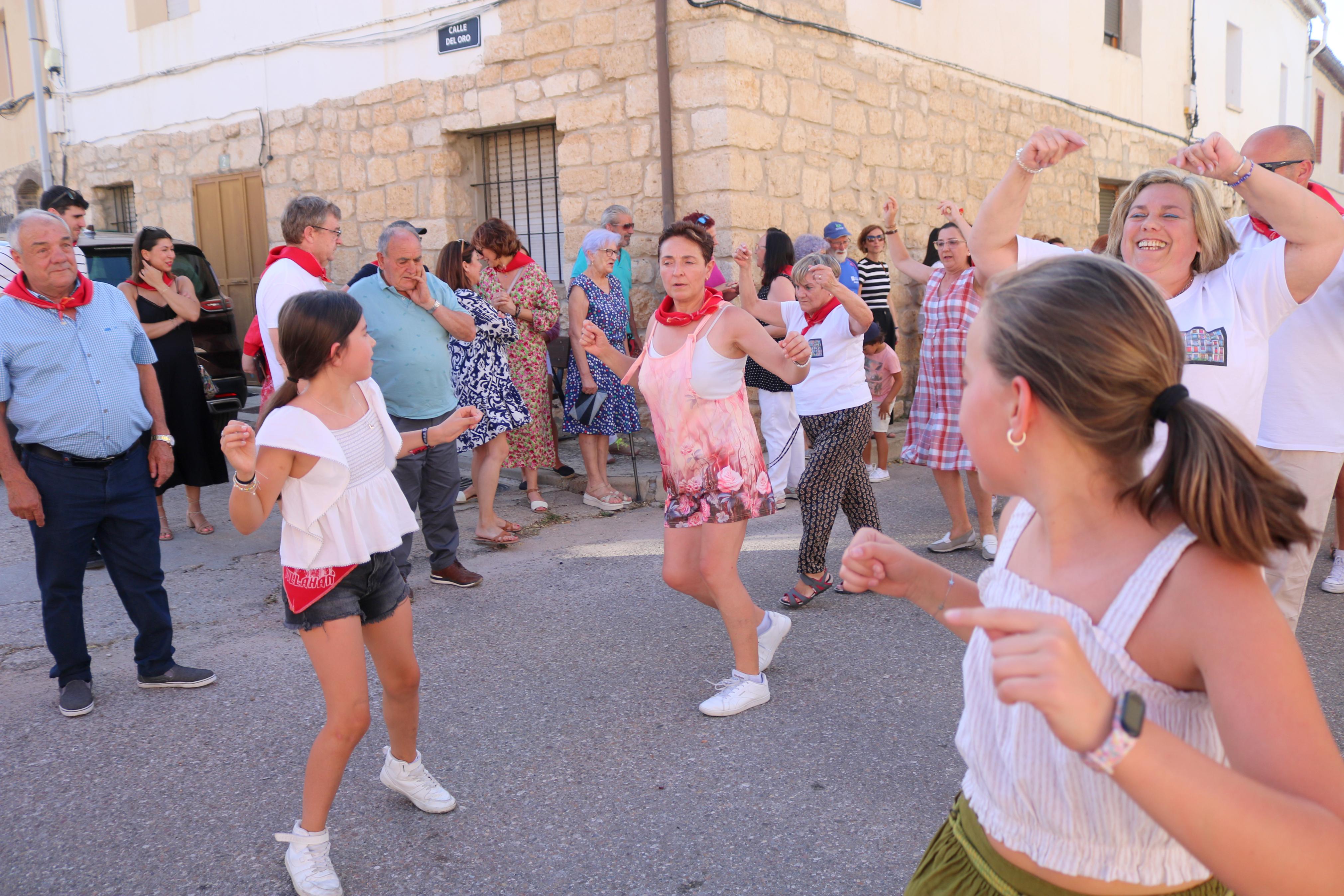 Villahán danza a Santa Marina