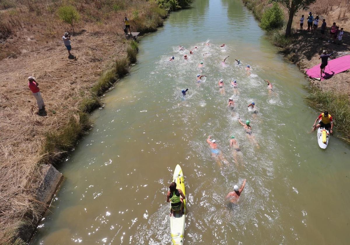 Prueba en el Canal de Castilla en Paredes de Nava.