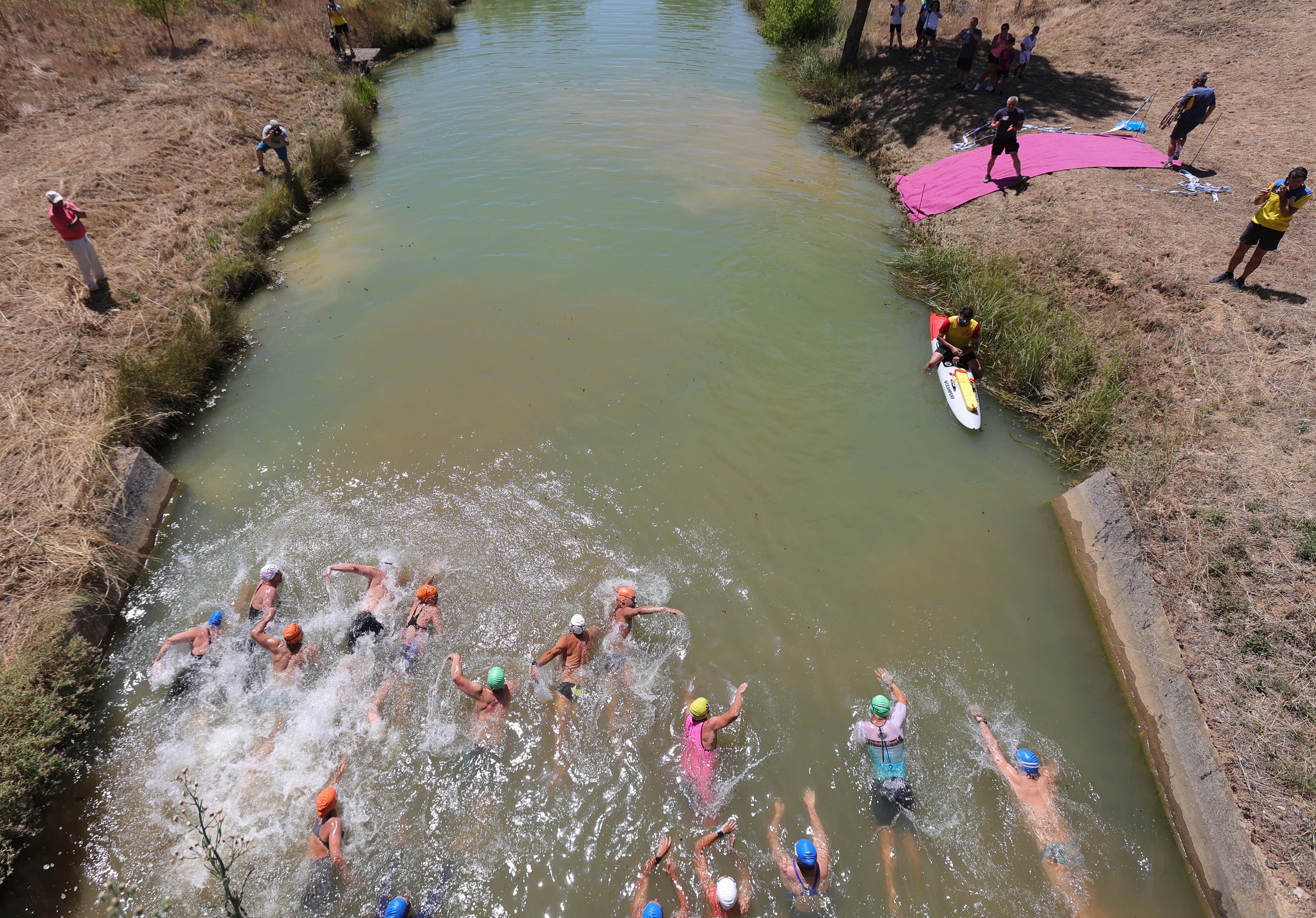 VI Travesía a nado Canal de Castilla en Paredes de Nava