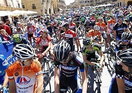 Salida de una etapa de la Vuelta a Castilla y León en una imagen de archivo.