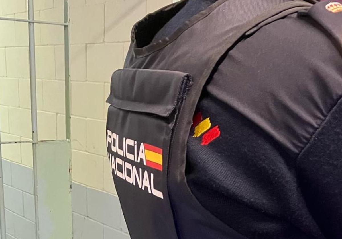 Un agente de la Policía Nacional.