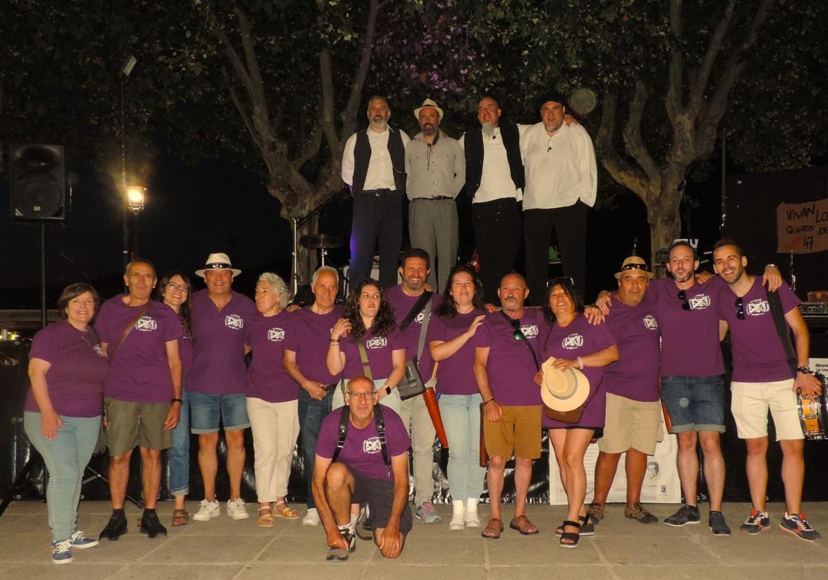 Foto de familia de la Asociación de Dulzainas de San Rafael, en el festival de este fin de semana.