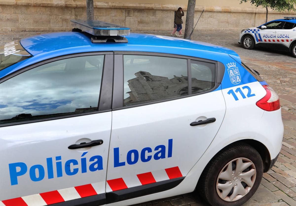 Arrojan una rueda de tractor a la Dársena del Canal