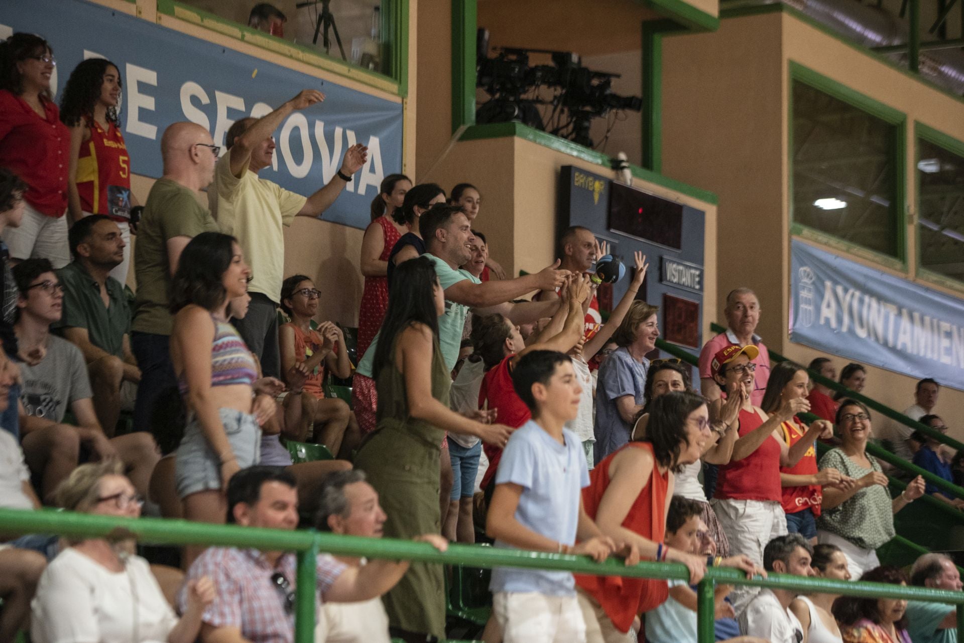 Búscate en las gradas del Pedro Delgado durante el España - Canadá de baloncesto