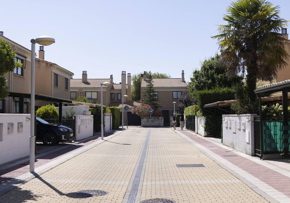 Calle Estocolmo, en la urbanización Santa Ana, donde se ha tenido lugar un robo en los últimos días.