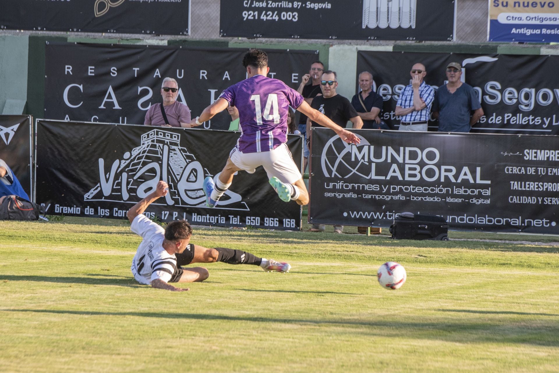 El partido entre la Segoviana y el Real Valladolid, en imágenes