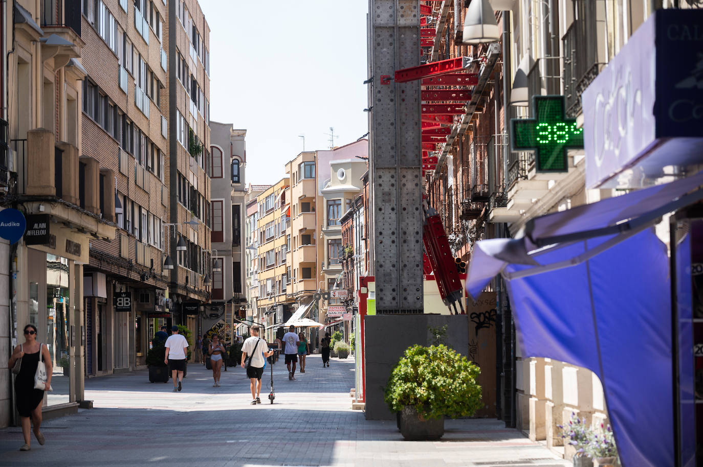 La ola de calor deja desierto Valladolid