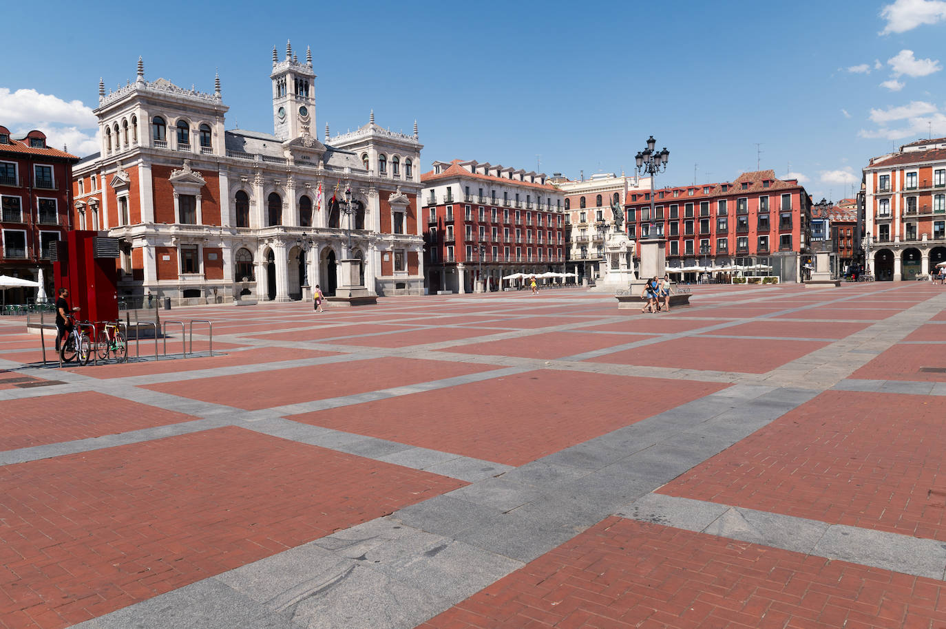 La ola de calor deja desierto Valladolid