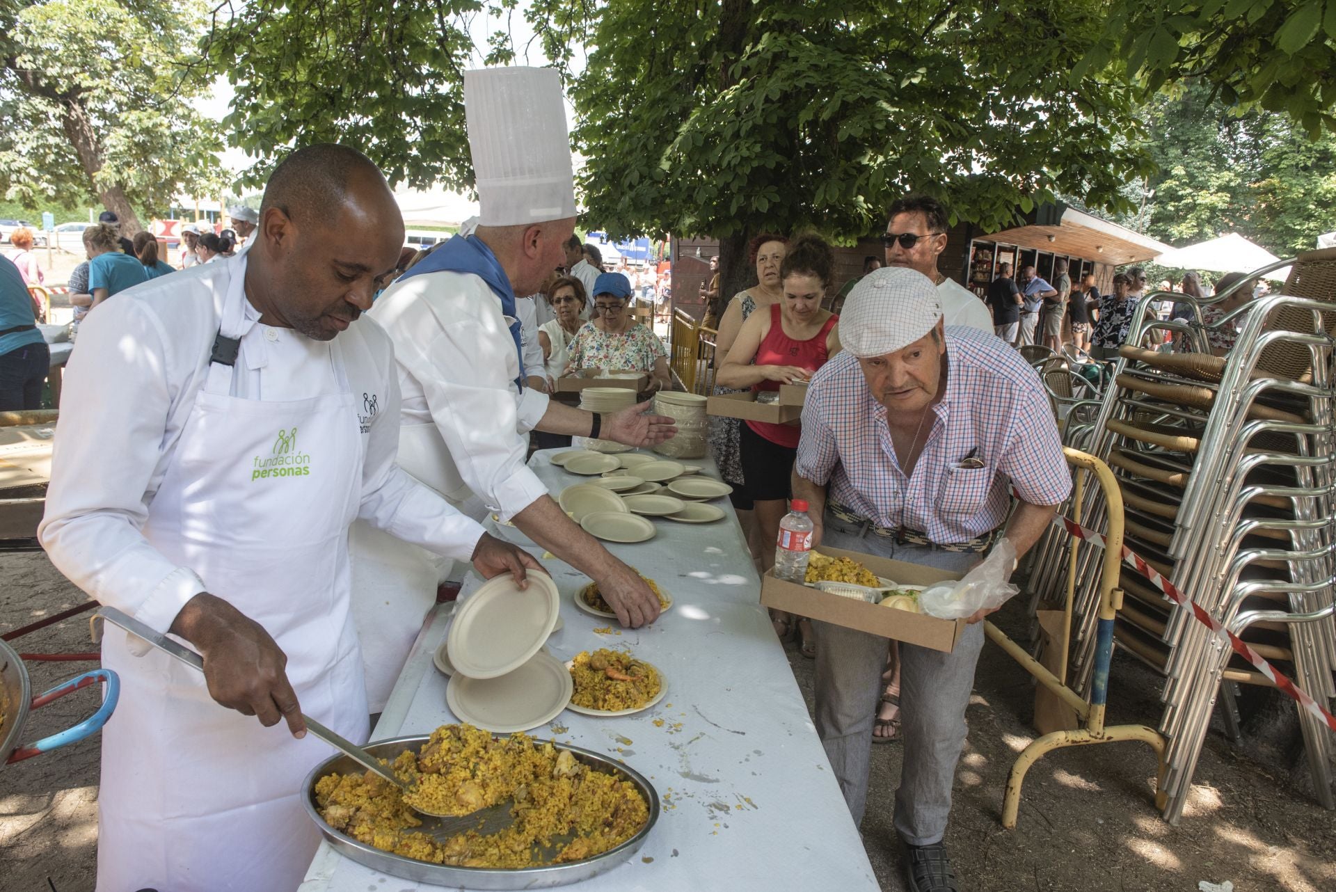 La paella popular de Apadefim, en imágenes