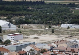 Terrenos que ocupó la azucarera de Peñafiel donde se construiría la planta vidriera.