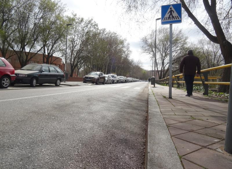 Herido tras quedarse dormido y volcar su coche en Paseo del Cauce