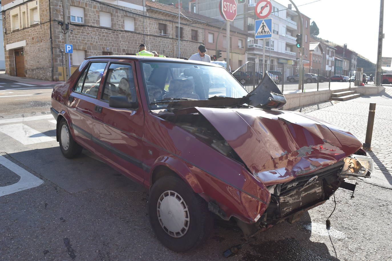 Aparatoso accidente de tráfico en Aguilar